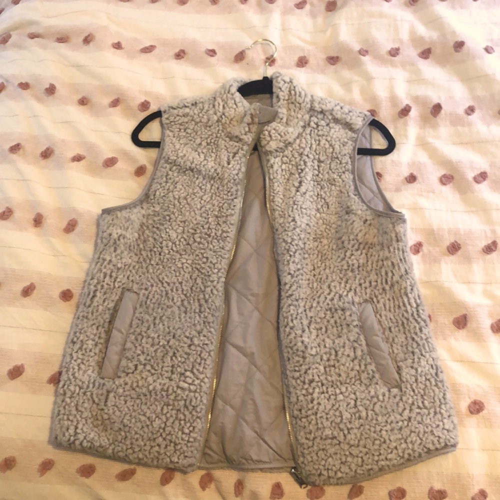 Francesca’s Reversible Vest with Pockets!